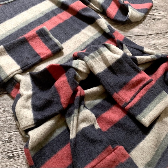 Striped Long Sleeve Belted Dress - Picture 5 of 8